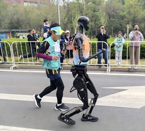 Latest company news about La tecnología de Rion impulsa la carrera inteligente El motor invisible detrás de los robots humanoides en la media maratón de Yizhuang